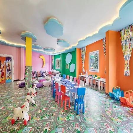 Hotel Royal Garden 5*